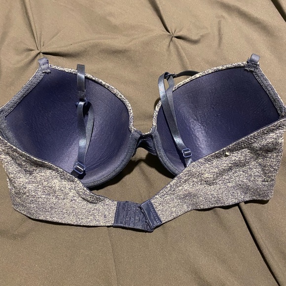 Marilyn Monroe bra - Picture 2 of 3